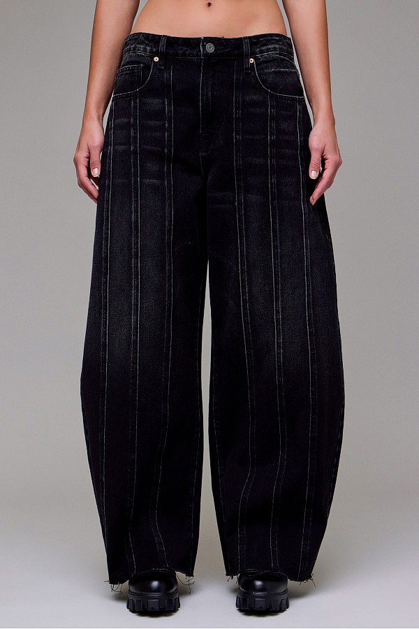 Black Classic Vintage Barrel Jean